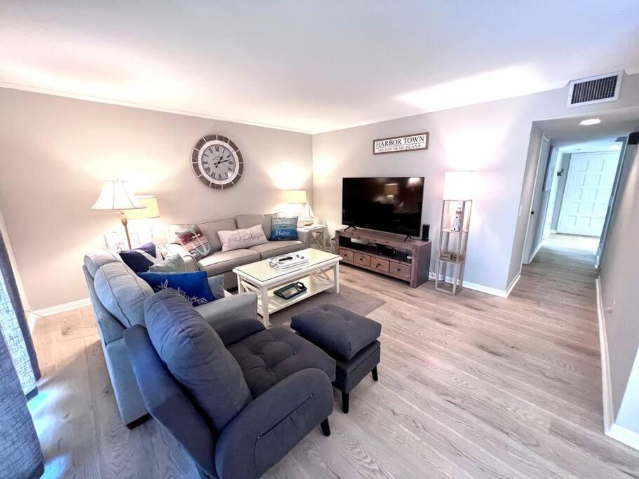 ヒルトンヘッドアイランド New Pics! Harbour Town 3Br/3Ba - Pool Access - Book Nowヴィラ エクステリア 写真