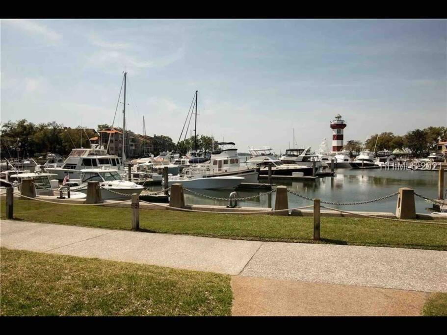 ヒルトンヘッドアイランド New Pics! Harbour Town 3Br/3Ba - Pool Access - Book Nowヴィラ エクステリア 写真