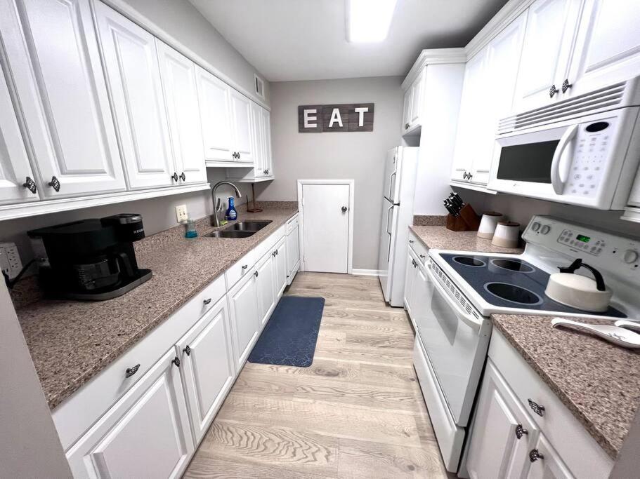 ヒルトンヘッドアイランド New Pics! Harbour Town 3Br/3Ba - Pool Access - Book Nowヴィラ エクステリア 写真