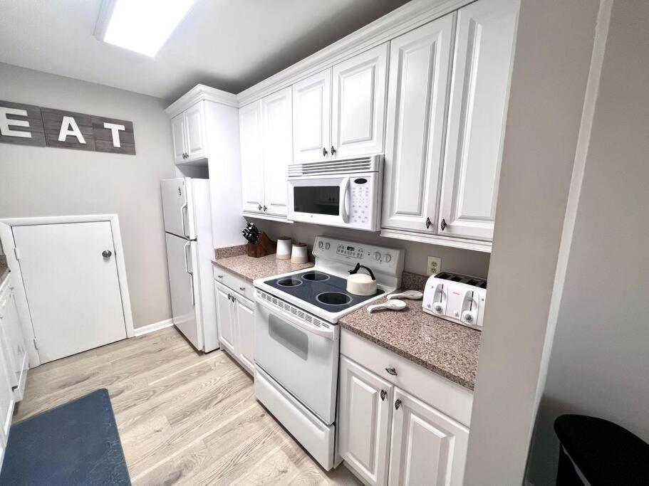 ヒルトンヘッドアイランド New Pics! Harbour Town 3Br/3Ba - Pool Access - Book Nowヴィラ エクステリア 写真
